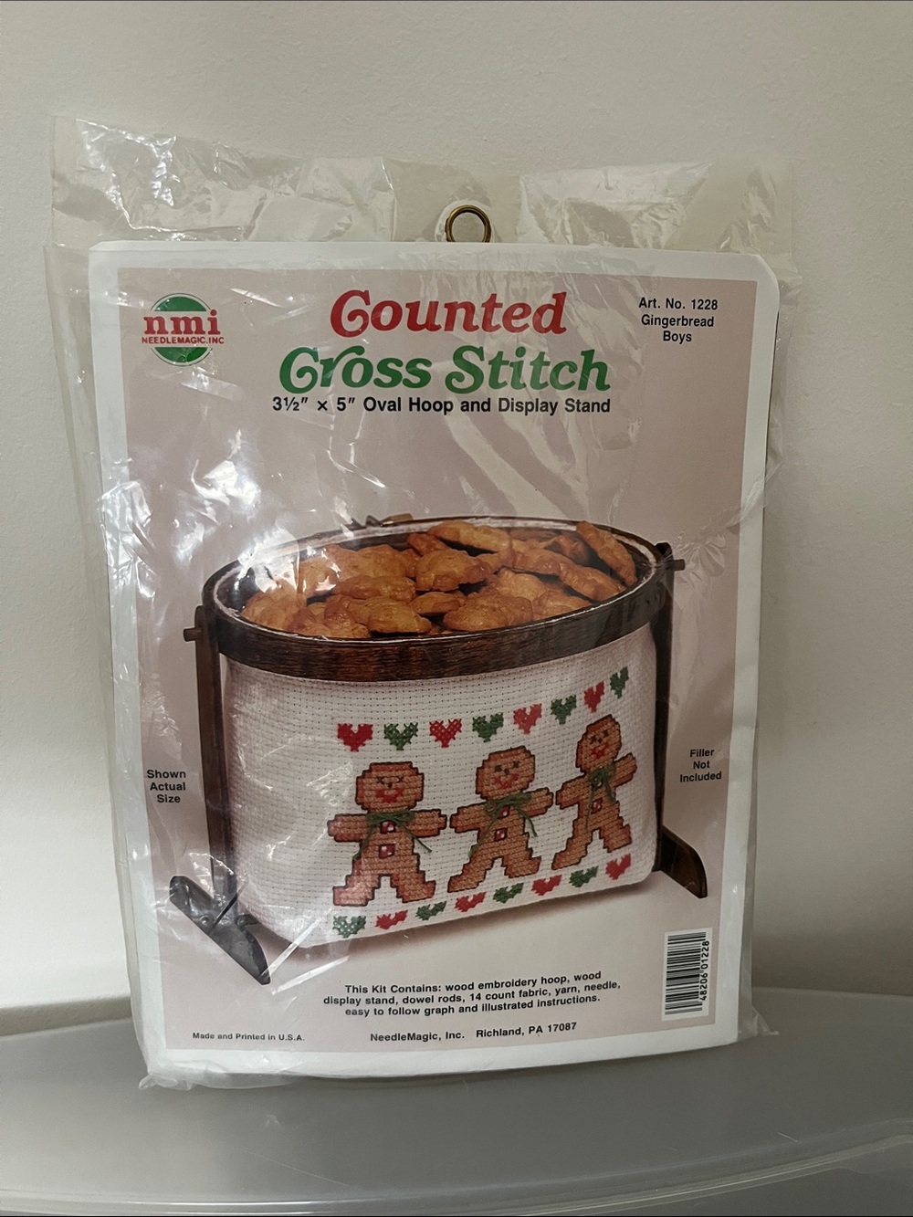 NeedleMagic Counted Cross Stitch Gingerbread Boys Oval Display
